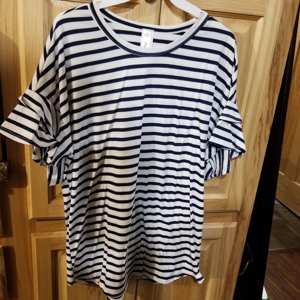Lovely J Top
